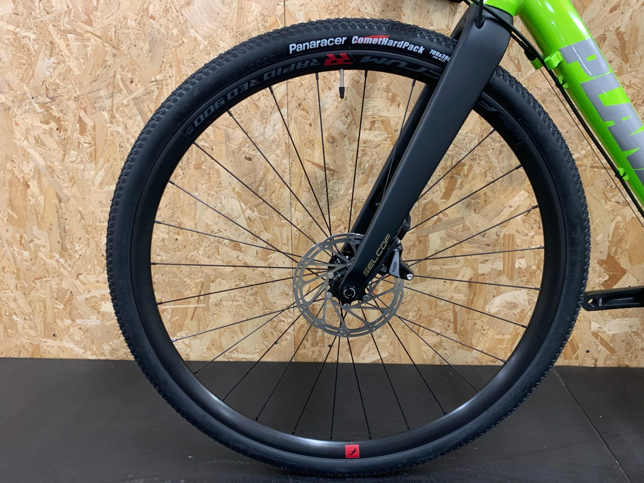 Planet X London Road Rival 1 - Small - Zesty Lime 4 Planet X London Road Rival 1 - Small - Zesty Lime - Image 2