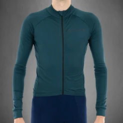 Carnac Men's Long Sleeve Cycling Jersey -Planetx Shop Long sleave jersey green Model