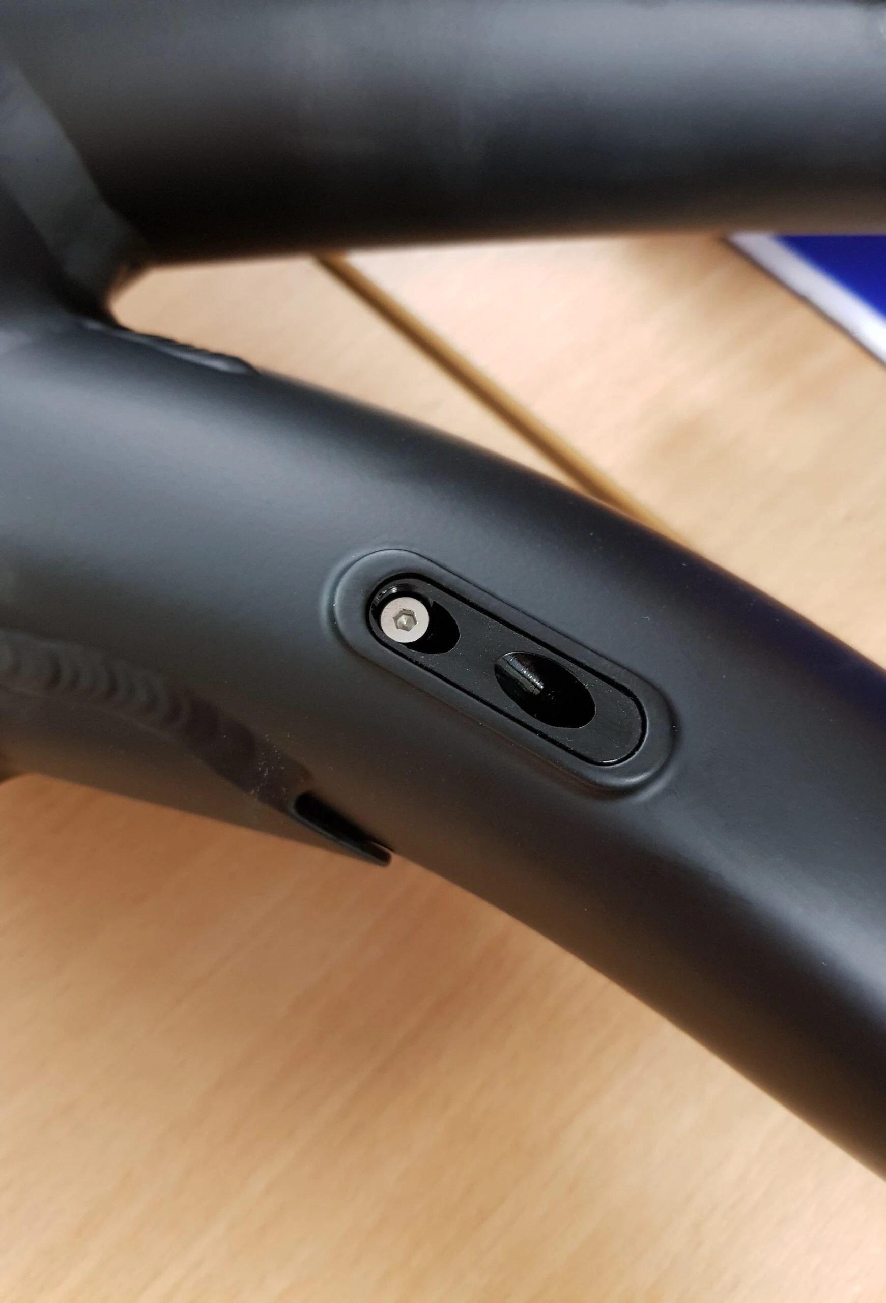 Internal Cable Stop / On-One Scandal 3 Internal Cable Stop / On-One Scandal